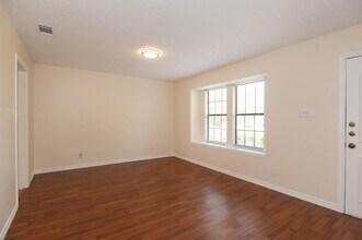 1013 Ramble Creek Dr in Pflugerville, TX - Building Photo - Building Photo
