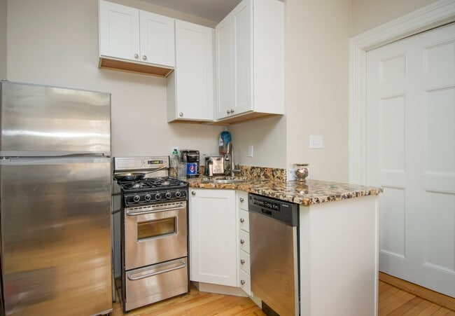 16 River St, Unit 4 in Boston, MA - Building Photo - Building Photo