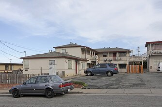 Playa Vista Apartments in Seaside, CA - Building Photo - Building Photo