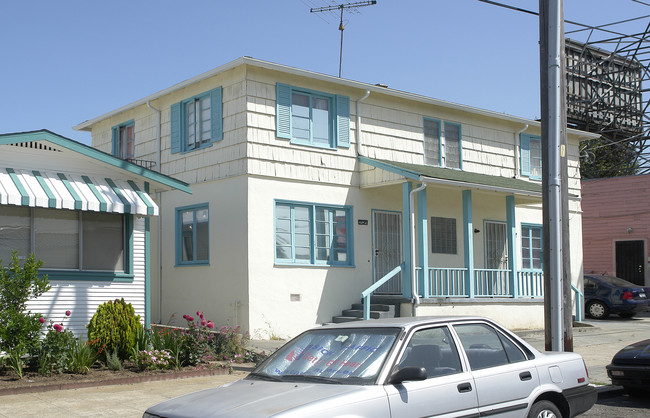 2525-2527 Loma Vista Ave in Oakland, CA - Building Photo - Building Photo