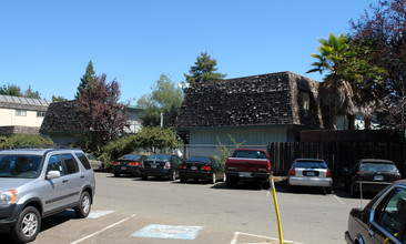 Clement Apartments in Santa Rosa, CA - Building Photo - Building Photo