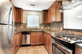 160 Cedar Way in Laguna Beach, CA - Building Photo - Building Photo