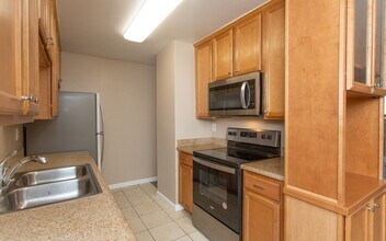 1710 S El Camino Real in Encinitas, CA - Building Photo - Building Photo