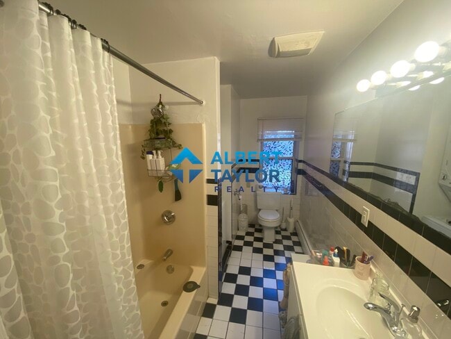 22 Saint Cyprians Pl, Unit 2L