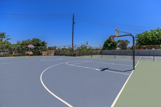 The Parks at Fig Garden in Fresno, CA - Building Photo - Building Photo