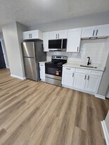 261 E Southern Ave in Indianapolis, IN - Building Photo