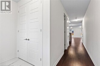 340 Thimbleweed Ct in Milton, ON - Building Photo - Building Photo