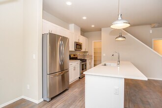 2382 NE 6th St in Bend, OR - Foto de edificio - Building Photo
