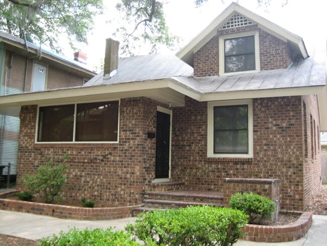 property at 611 E 37th St