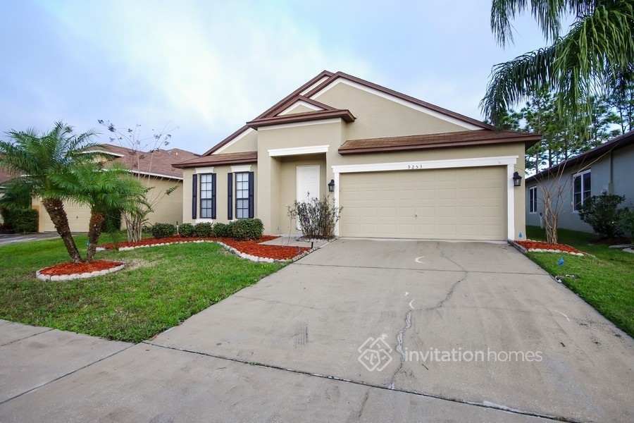 9253 Venezia Plantation Dr in Orlando, FL - Foto de edificio