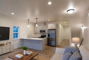 7979 W 2nd St in Rathdrum, ID - Building Photo