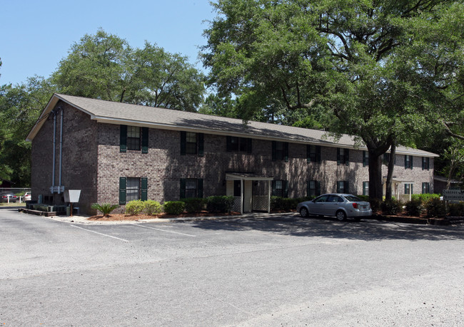 Oak tree Apartments in Summerville, SC - Building Photo - Building Photo