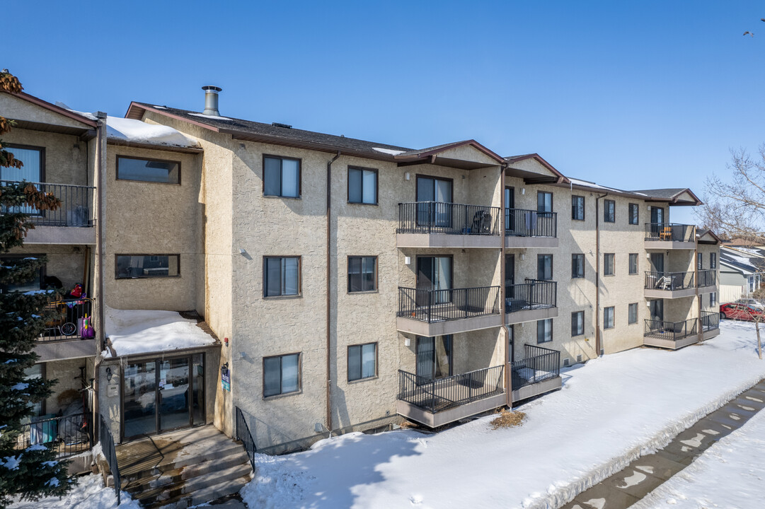 Falconcrest Village in Calgary, AB - Building Photo