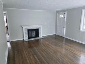 713 Bucks Hl Rd in Waterbury, CT - Building Photo - Building Photo