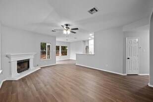 8943 W Hove Loop in Austin, TX - Building Photo