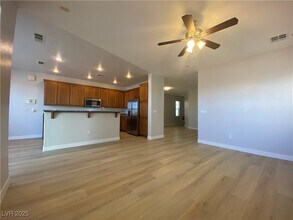 8150 Moonlight Meadows St in Las Vegas, NV - Building Photo - Building Photo