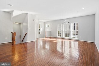 5113 Glenn Dale Woods Ct in Glenn Dale, MD - Building Photo - Building Photo