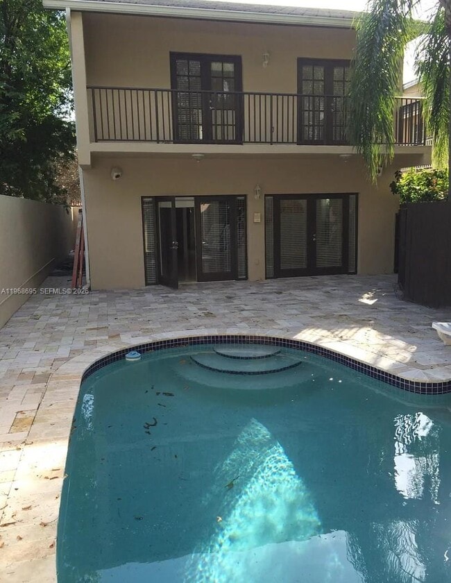 3087 Shipping Ave in Miami, FL - Building Photo - Building Photo