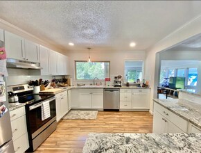 123 Sotir St NW in Fort Walton Beach, FL - Building Photo - Building Photo