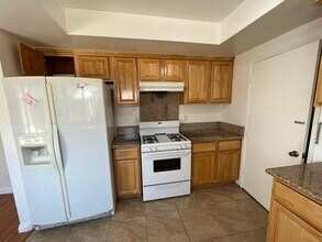 474 S Pine St in Orange, CA - Foto de edificio - Building Photo