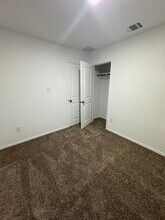 7646 Chancery Gate in San Antonio, TX - Building Photo - Building Photo