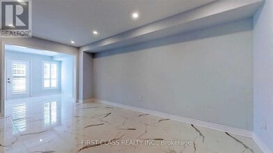 112 Revelstoke Crescent in Richmond Hill, ON - Building Photo - Building Photo