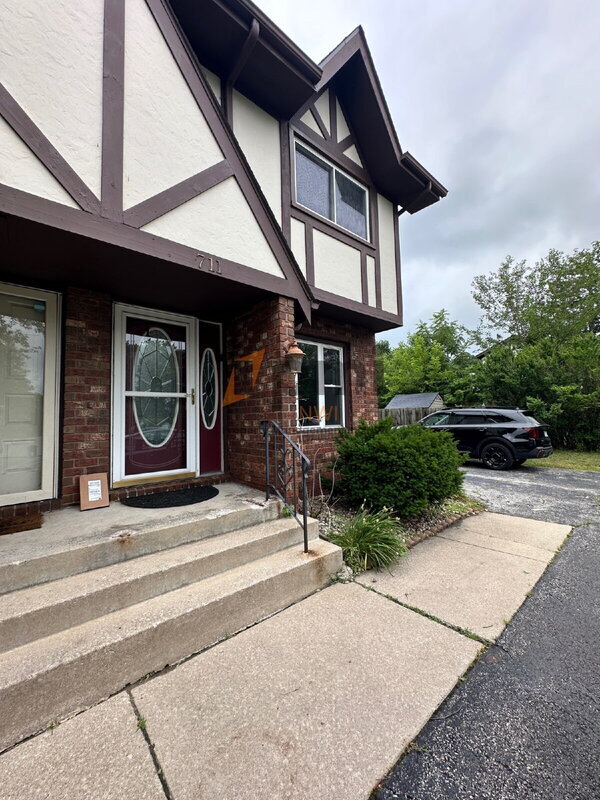 property at 711 Wellington Dr