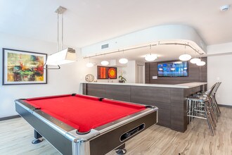 District West Gables in West Miami, FL - Foto de edificio - Interior Photo
