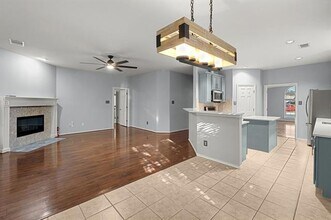 4402 Spring Garden Dr in Arlington, TX - Building Photo - Building Photo