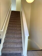 6680 Ridgefield Cir, Unit 205 in West Bloomfield, MI - Foto de edificio - Building Photo