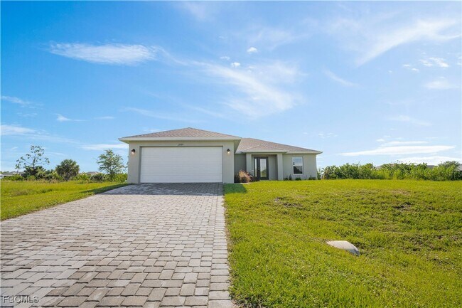 2909 NE 1st Ave in Cape Coral, FL - Building Photo - Building Photo