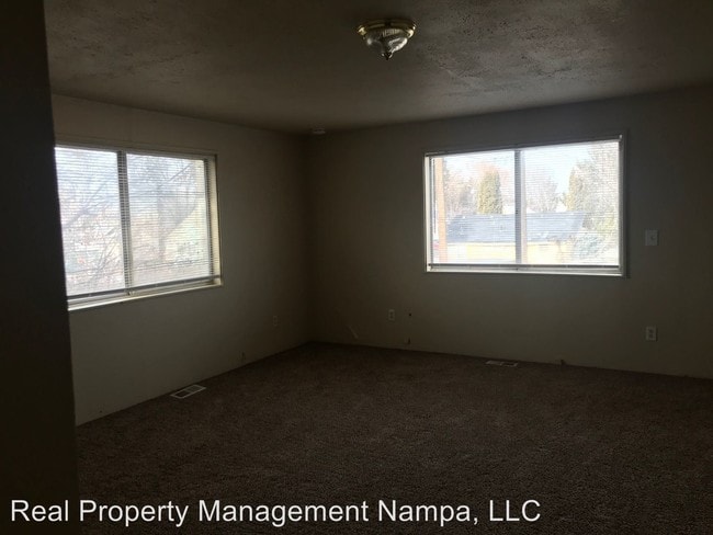 207 20th Ave S in Nampa, ID - Building Photo - Building Photo