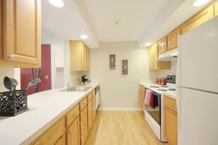 Royal Crest Warwick in Warwick, RI - Building Photo