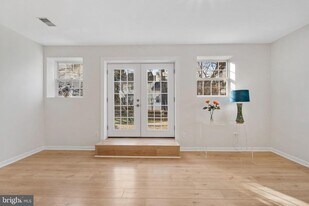 47516 Anchorage Cir in Sterling, VA - Building Photo