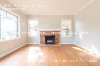 1515 NE Ainsworth St in Portland, OR - Building Photo - Building Photo
