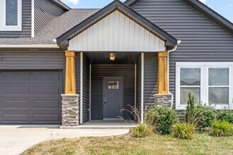 1149 Eagle's View Dr in Clarksville, TN - Building Photo - Building Photo