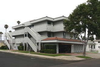 221 S Myers St in Oceanside, CA - Building Photo - Building Photo