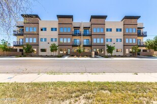 2063 E Lemon St, Unit 2002 in Tempe, AZ - Building Photo