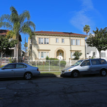 843 S New Hampshire Ave in Los Angeles, CA - Building Photo - Building Photo