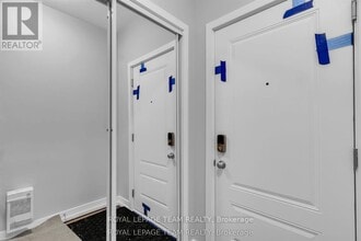 1004 Parnian Private in Ottawa, ON - Building Photo - Building Photo