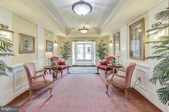 13901 Belle Chasse Blvd in Laurel, MD - Foto de edificio - Building Photo