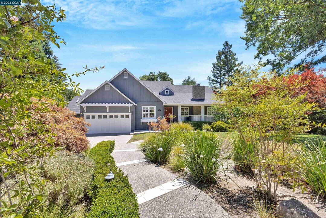 772 John Way in Lafayette, CA - Building Photo
