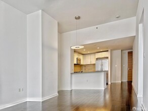 1 Hawthorne St, Unit 8E in San Francisco, CA - Building Photo - Building Photo