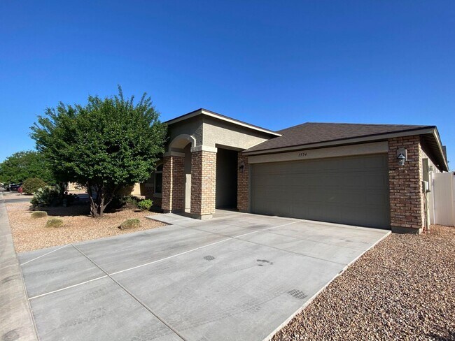 1554 Verado Dr in Safford, AZ - Building Photo - Building Photo