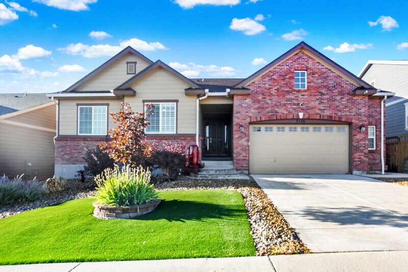 7576 Oasis Dr in Castle Rock, CO - Foto de edificio