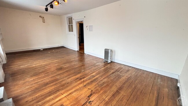 612 Warren St in Hudson, NY - Building Photo - Building Photo