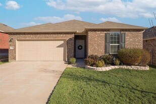 2421 Simmental Rd in Fort Worth, TX - Building Photo