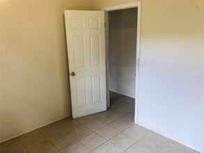 736 Alabama St in Daytona Beach, FL - Foto de edificio - Building Photo