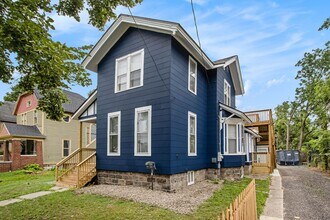 728 W Lovell St-Unit -#1 in Kalamazoo, MI - Building Photo - Building Photo