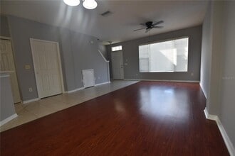 11048 Black Swan Ct in Seffner, FL - Building Photo - Building Photo